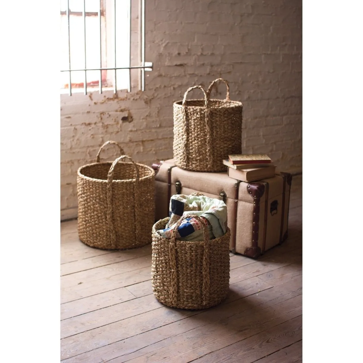 Kalalou - SET OF 3 ROUND BRAIDED SEAGRASS STORAGE BASKETS W HANDLES - PCGM2121