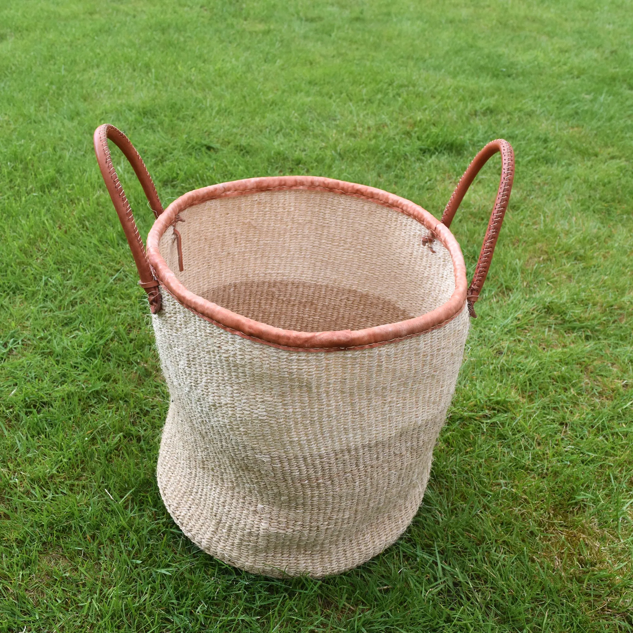 Kenyan Basket - Sisal Basket - KB48 - 14"